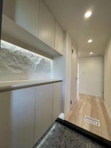 東京都江戸川区のマンションにて、フルリノベーション工事に伴う内装工事を行いました。【東新株式会社】